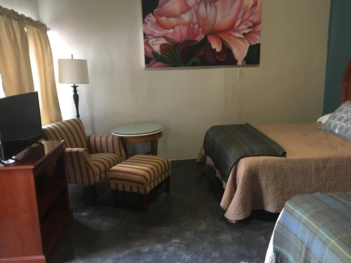 Hostal Dona Carlota Hotel Куатросьенегас-де-Карранса Экстерьер фото